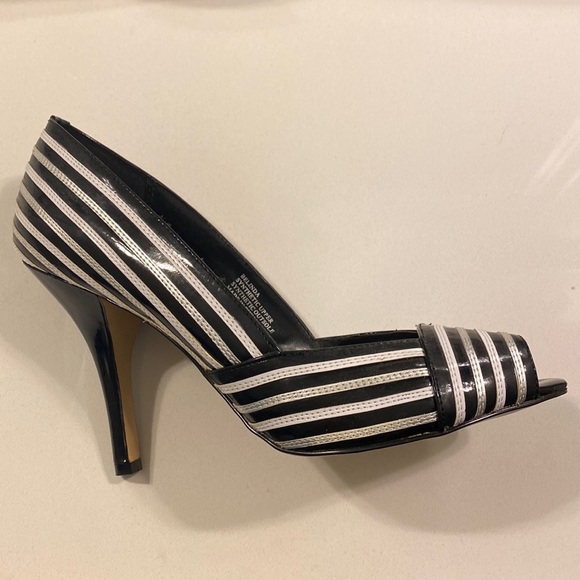 Elegant WHBM heels - size 8 1/2M - Picture 1 of 3